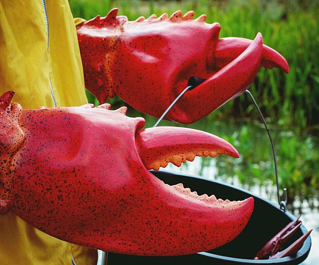 Crab Claw Party Pincers